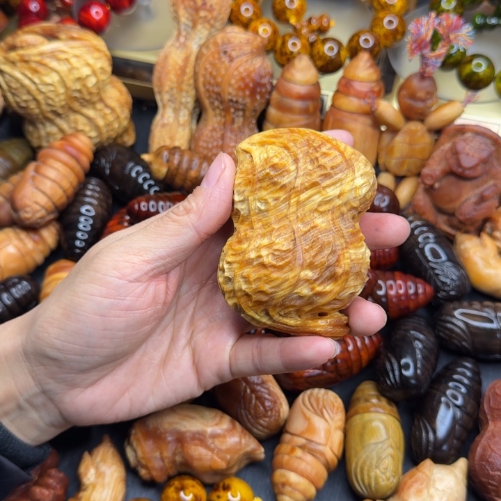 憨***憨松木琥珀木文玩手串