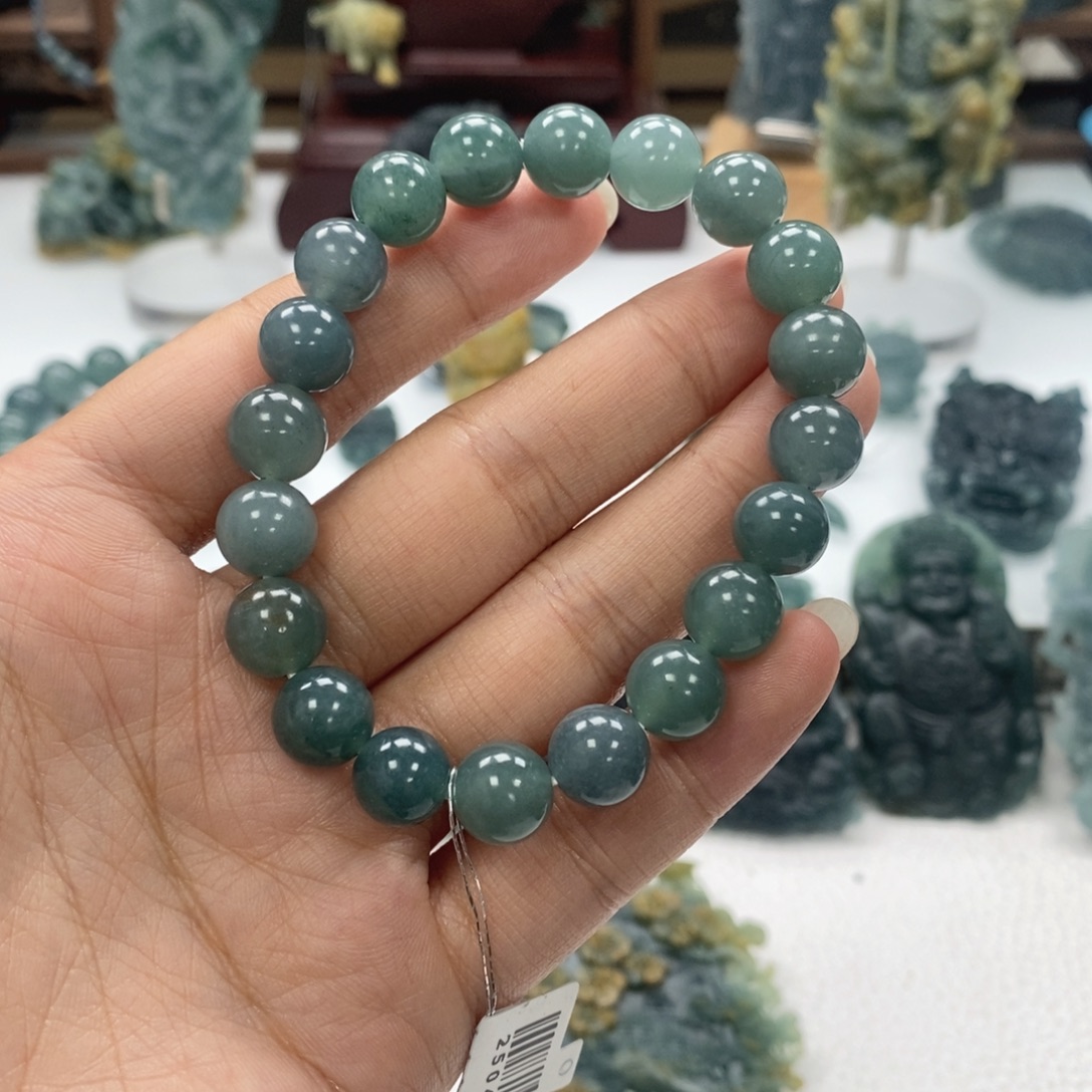 蜗***滴翡翠未镶嵌颈饰天然翡翠