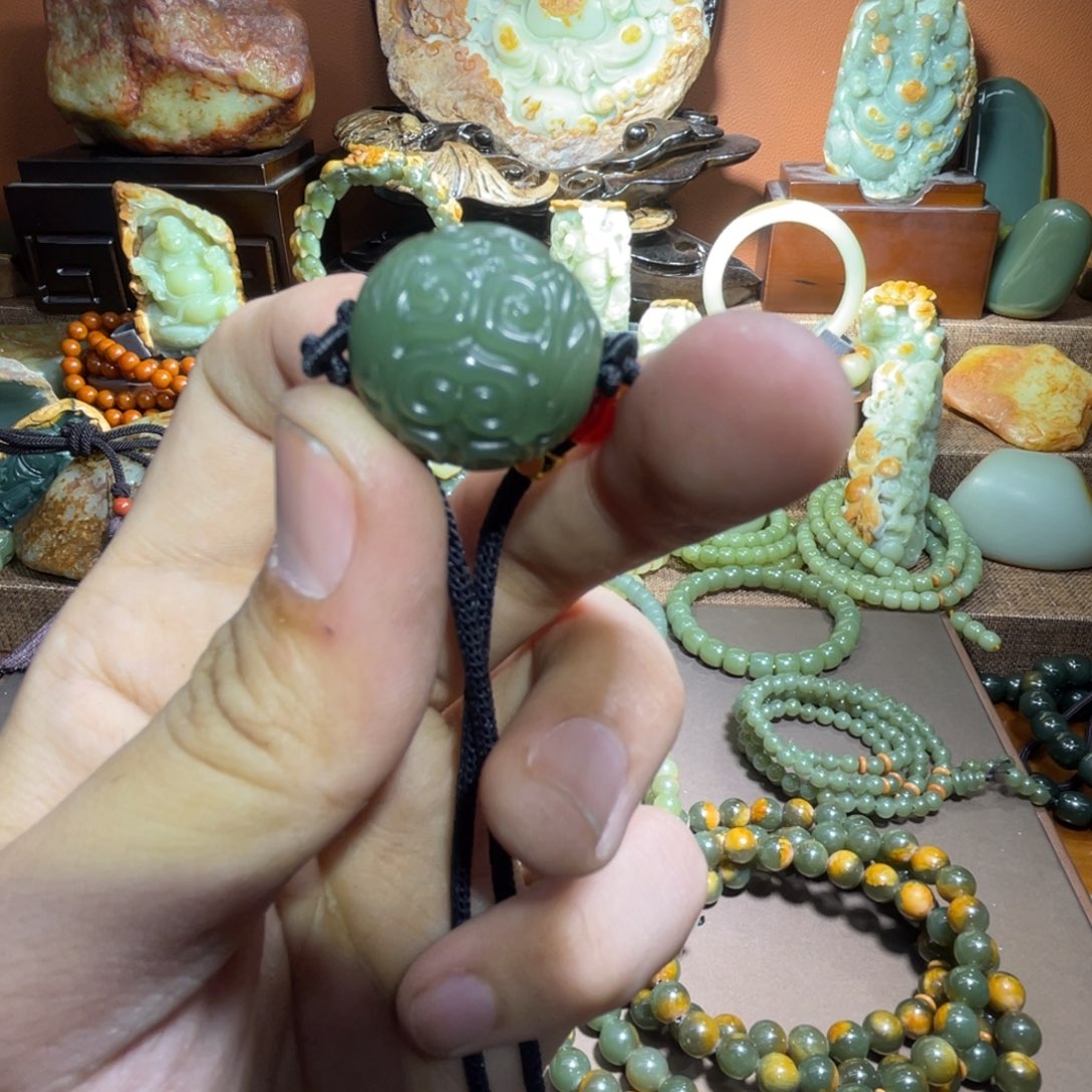 透闪石质玉转运珠未镶嵌呵*?
