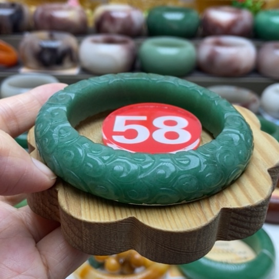 未镶嵌手镯石英质玉