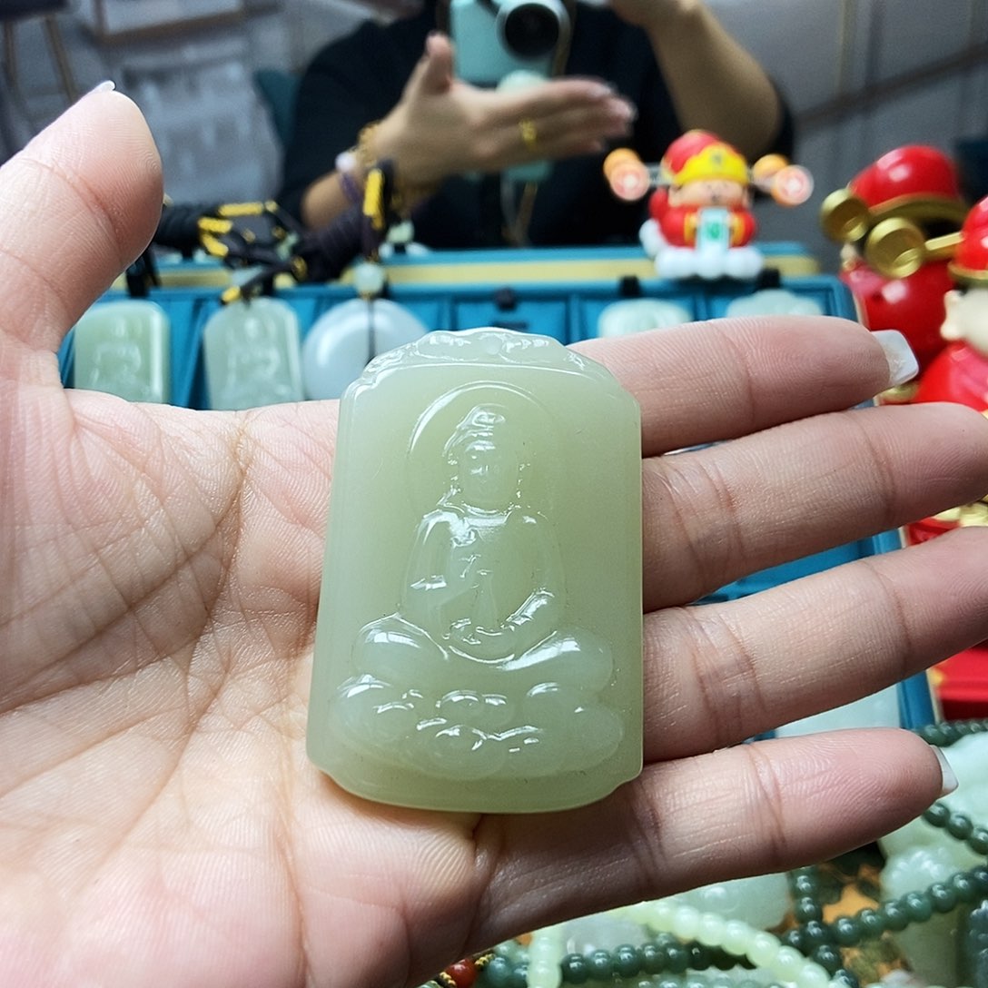 和田玉颈饰未镶嵌乐*