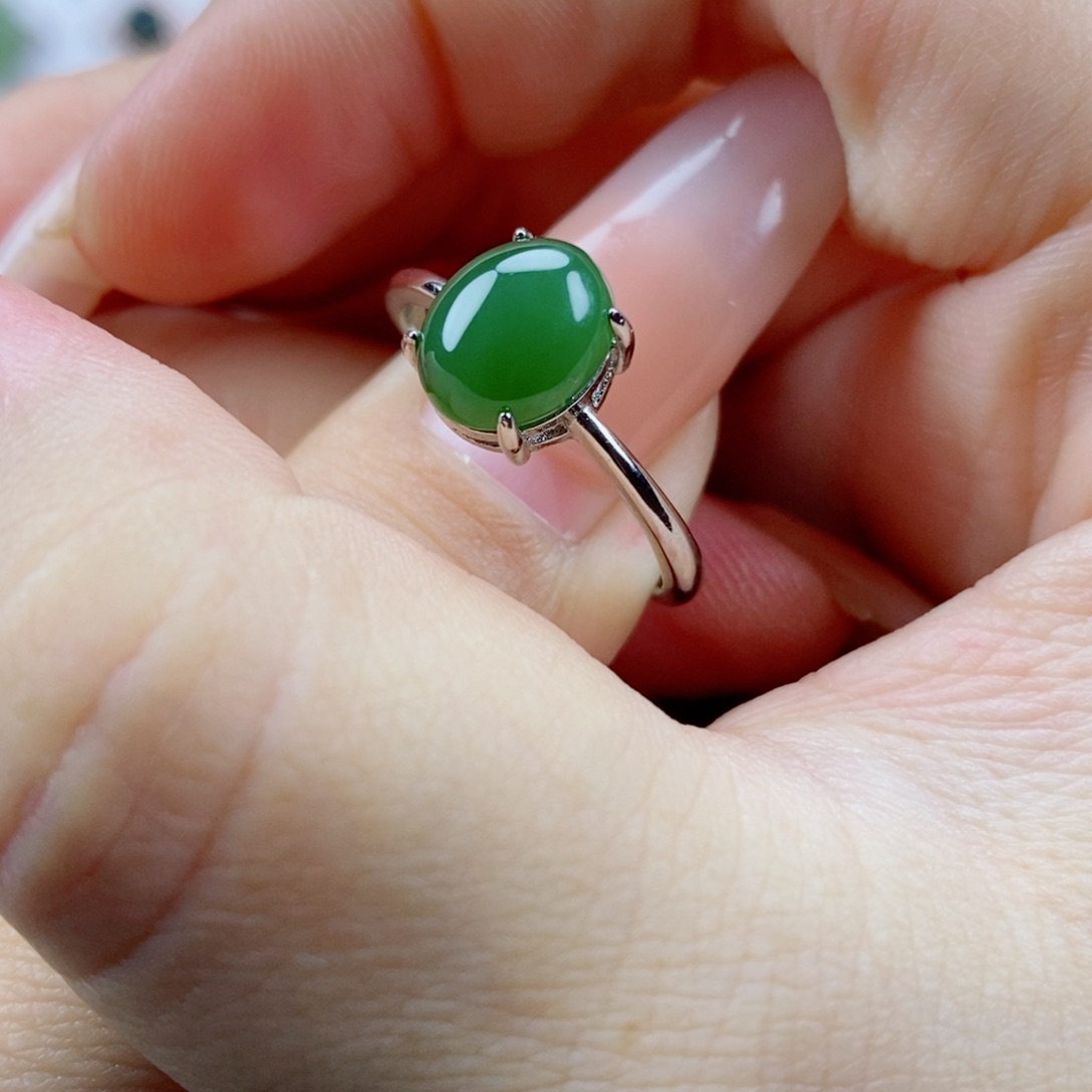 未镶嵌戒指和田玉（碧玉）