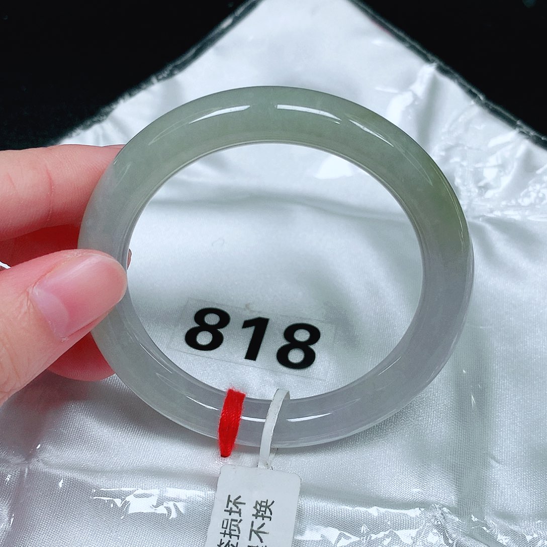 翡翠未镶嵌手镯（圆镯）