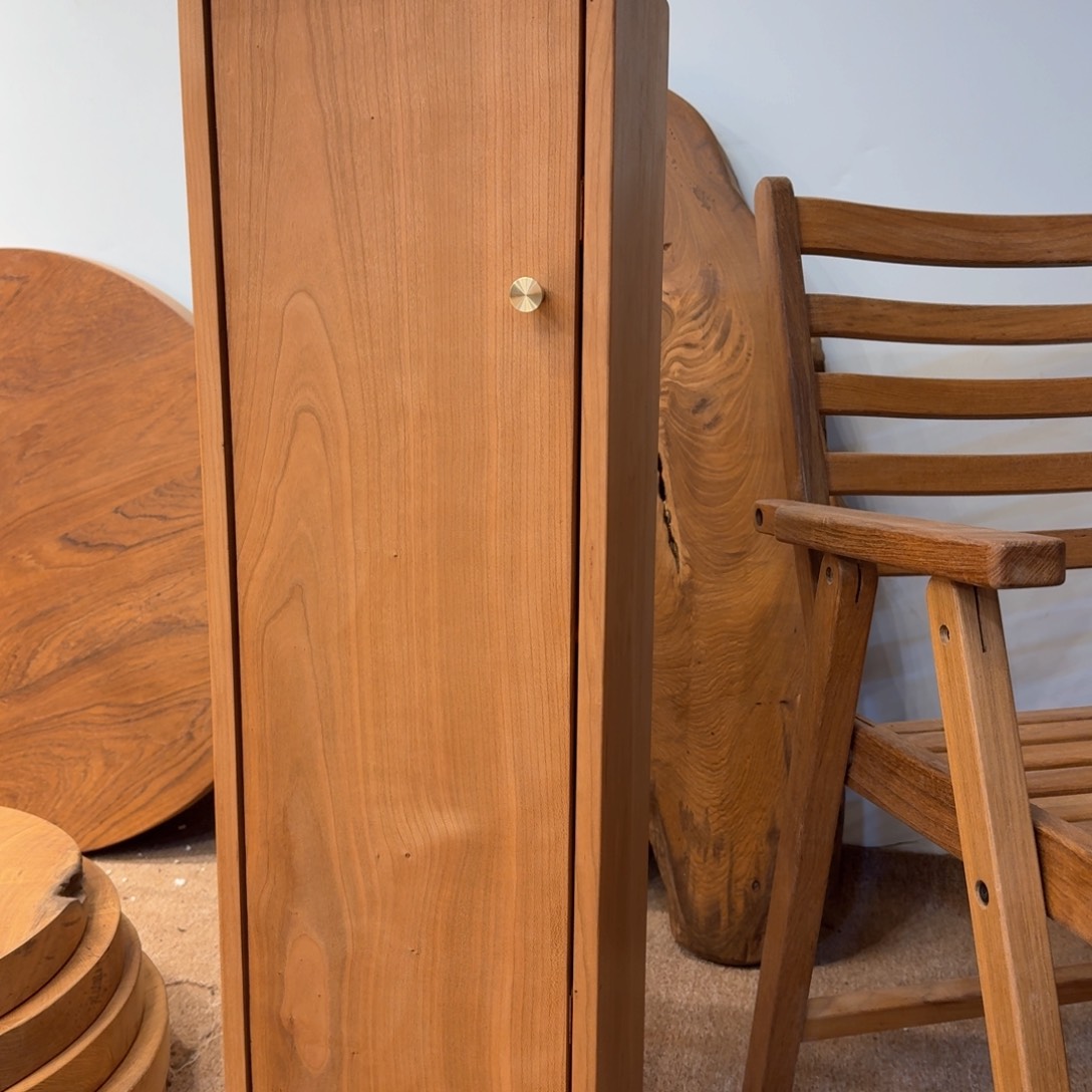 国****其它金属小柜子很漂亮