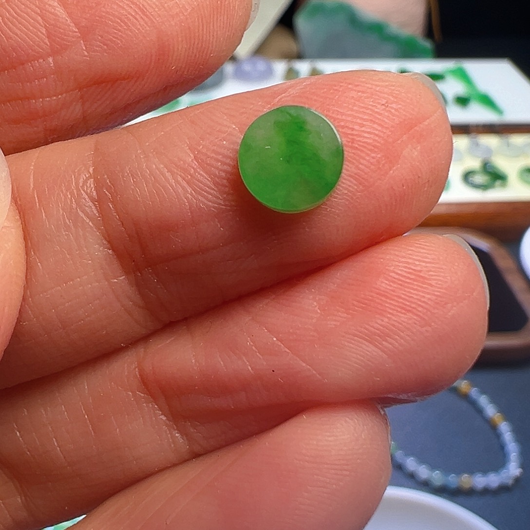 翡翠未镶嵌颈饰翡翠小滴溜