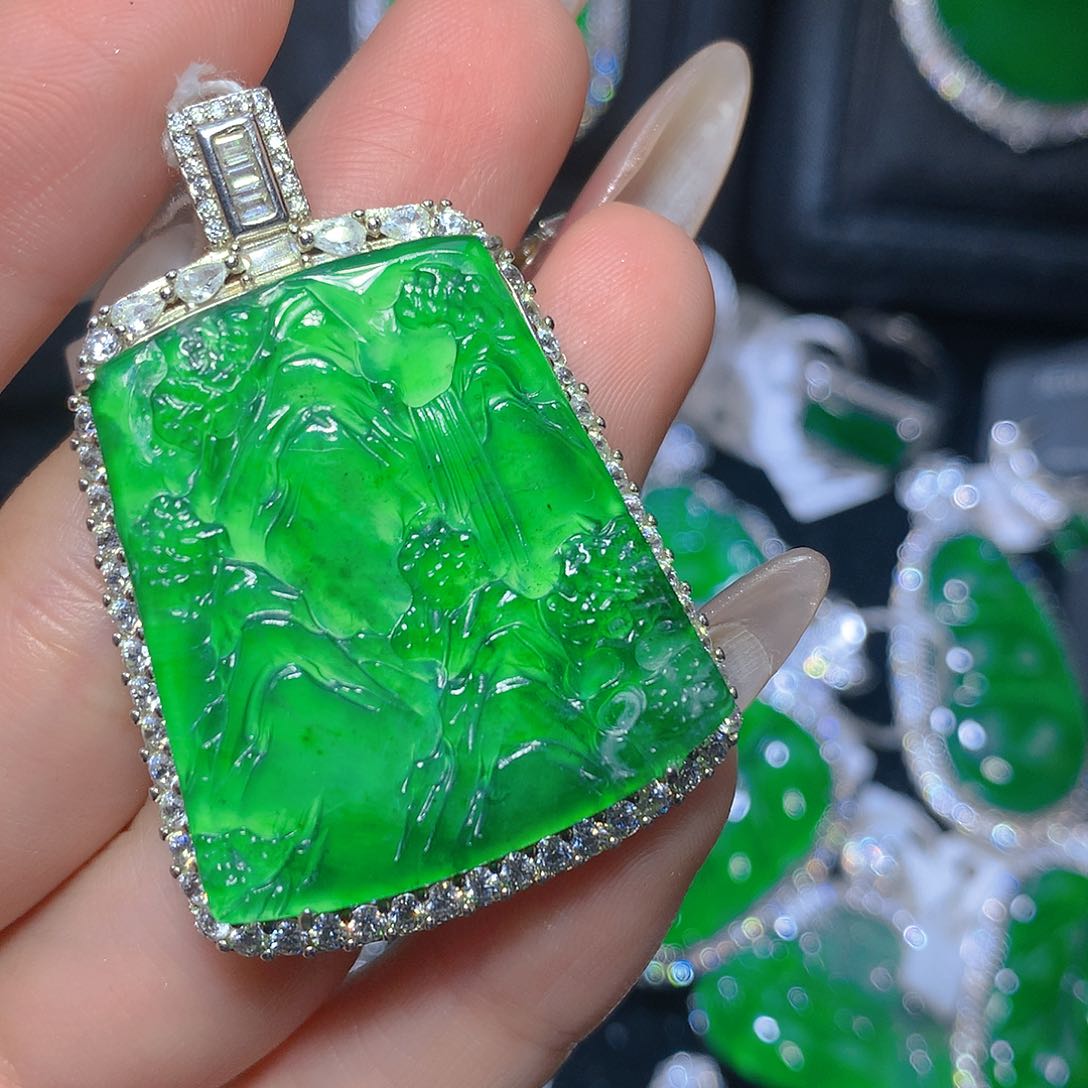 翡翠颈饰银S925镶嵌翡翠