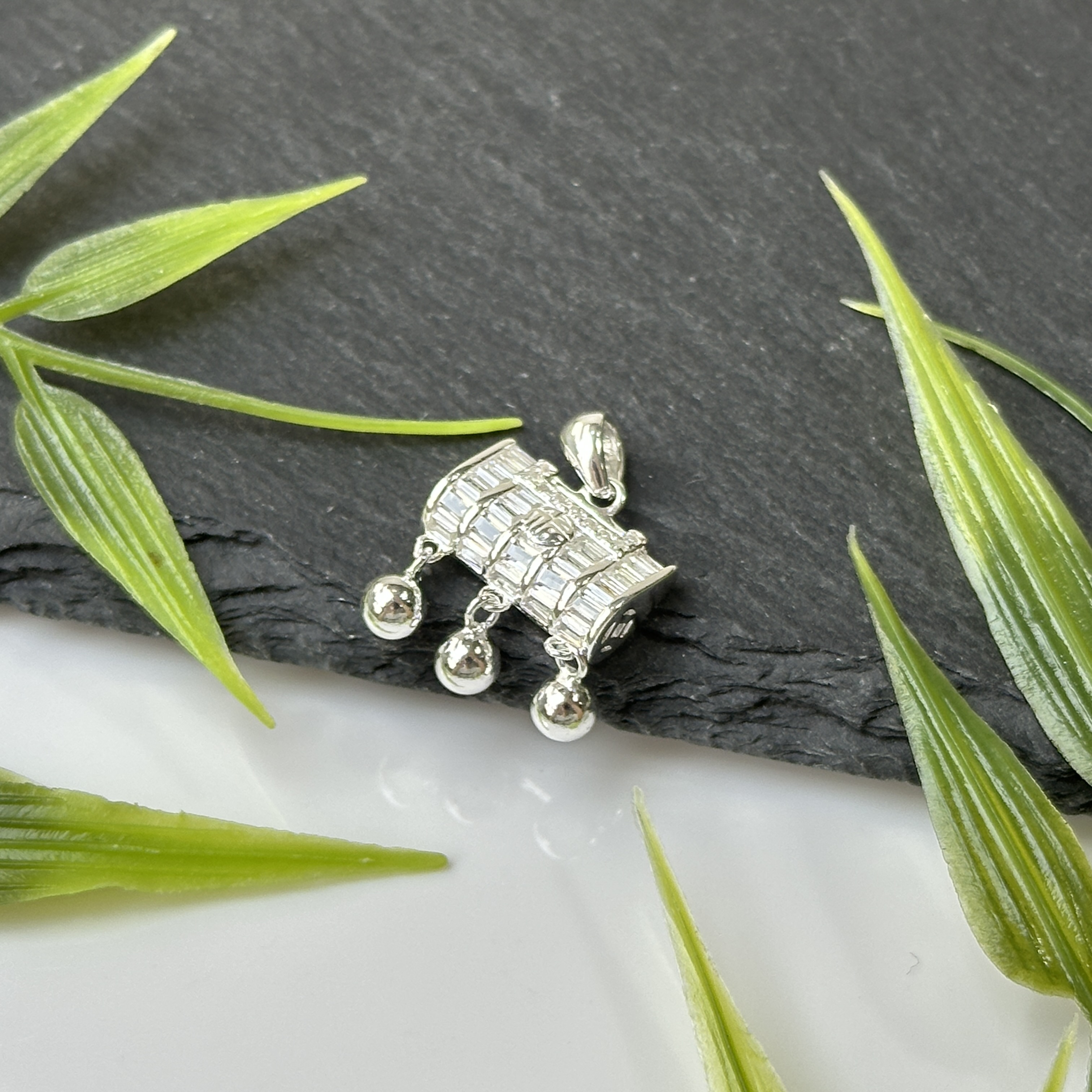 足银合成锆石银制品 【铭记珠宝】足银福锁吊坠26-3DM249H336