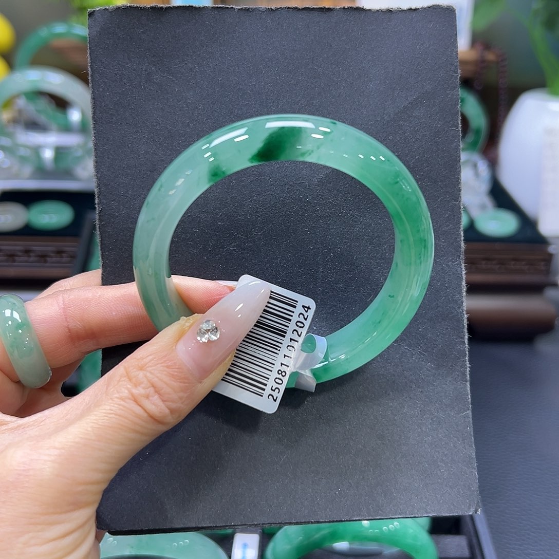 石英质玉（非洲翠）未镶嵌手镯55-56