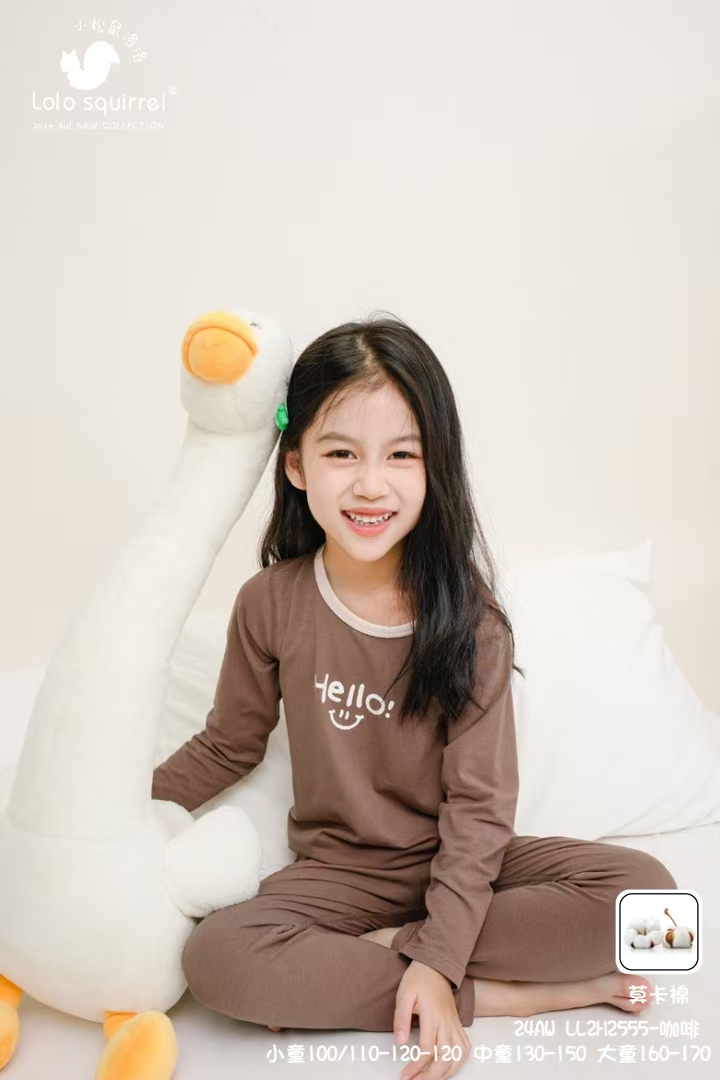 小松鼠洛洛素色微笑    女童莫卡棉秋衣套装LL2H2555