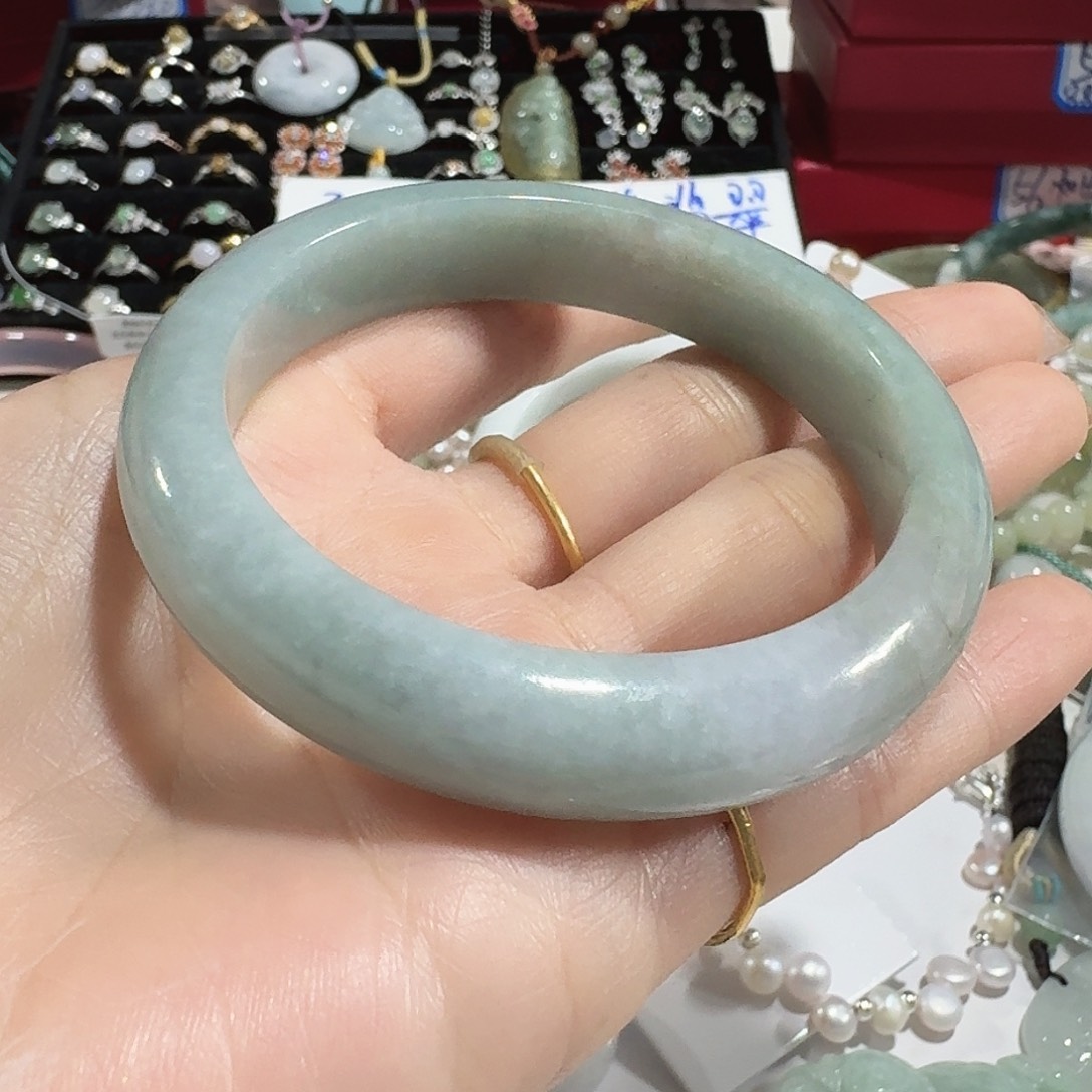 翡翠未镶嵌颈饰003纹裂55.5圈