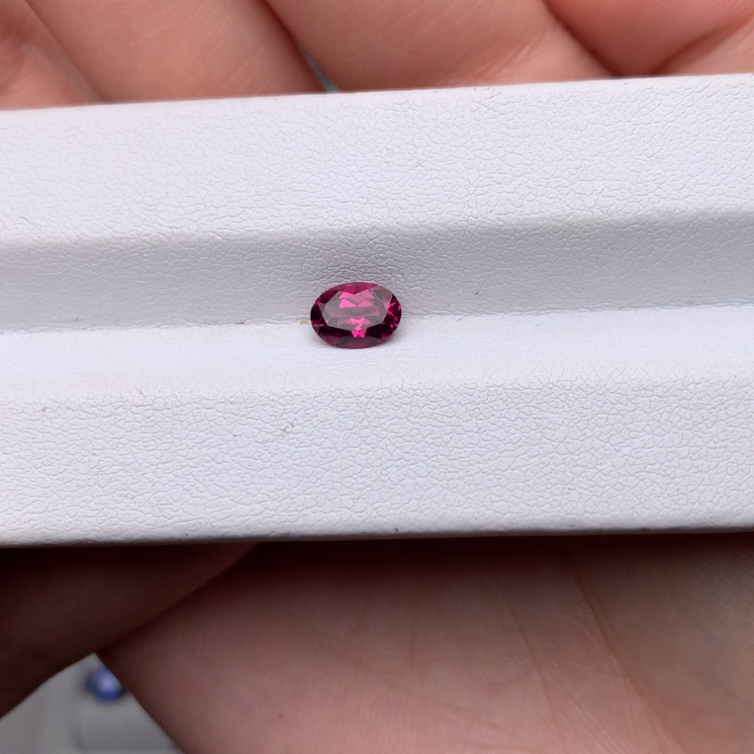 未镶嵌裸石5×7石榴石