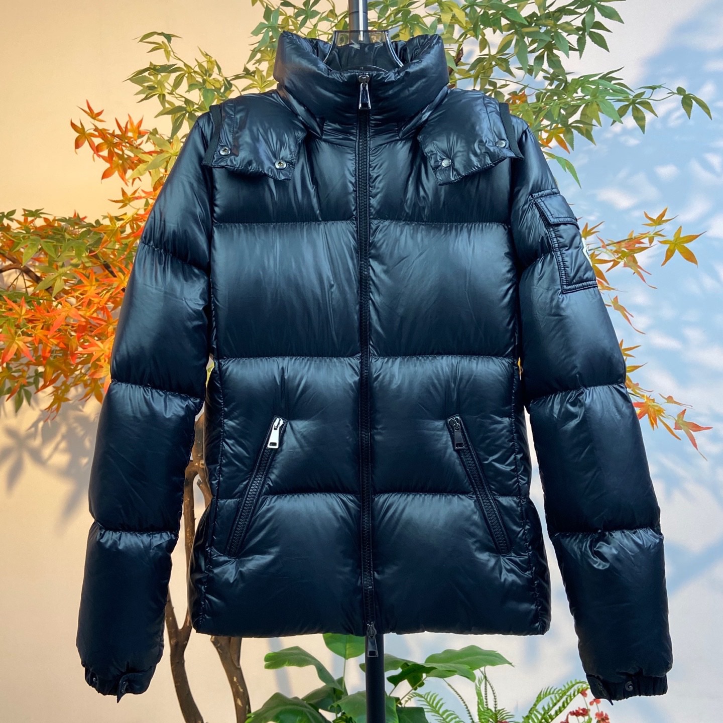 99新 MONCLER 250764/0码/Fourmines系列连帽羽绒服