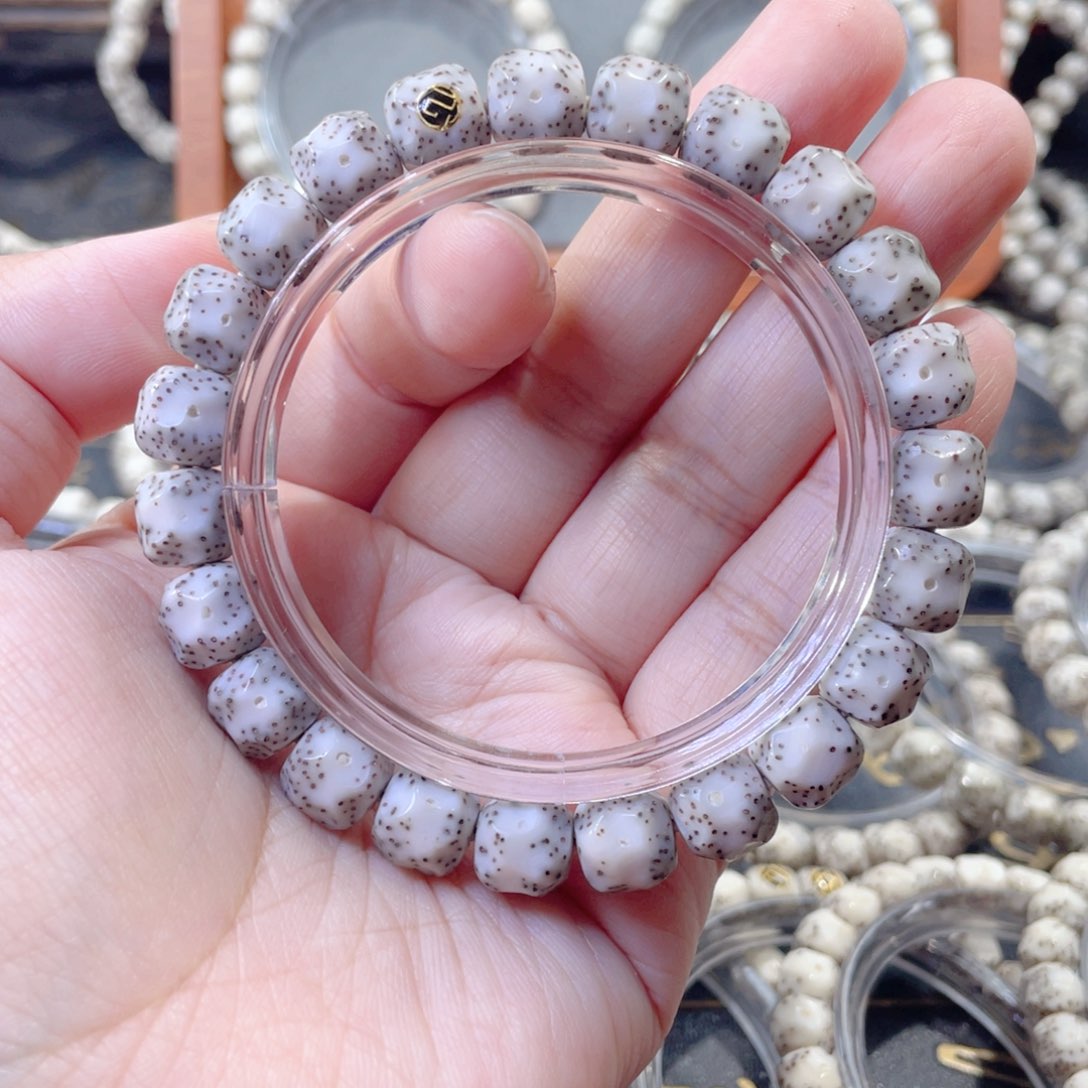 星月菩提手串凌*?星月