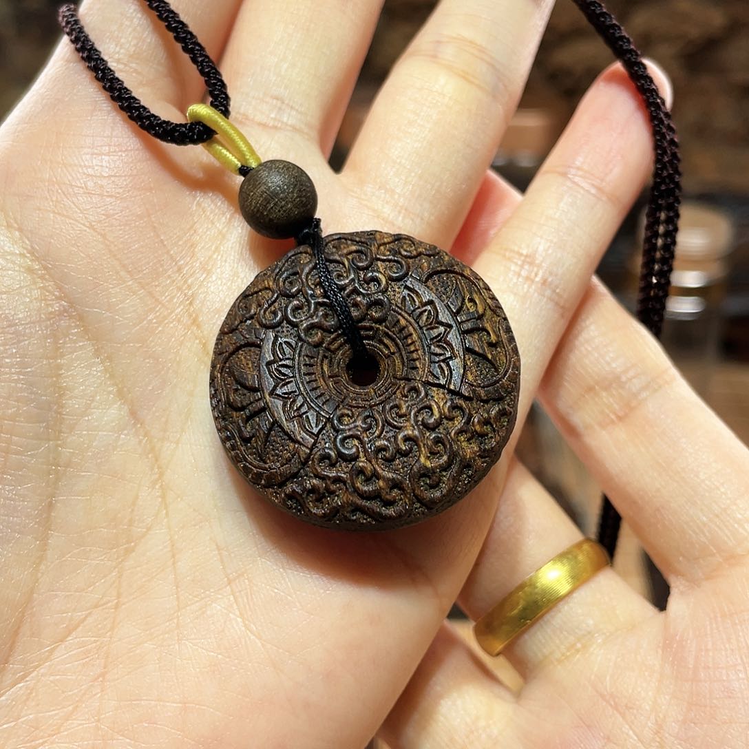 【闪购商品】沉香木吊坠凉**信越南富森红土沉香