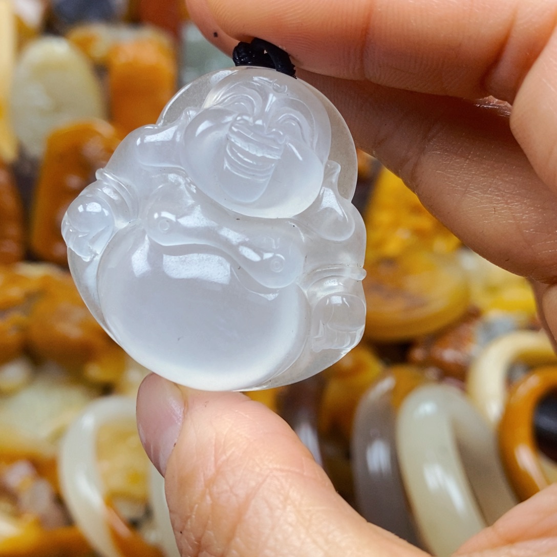 石英质玉未镶嵌颈饰