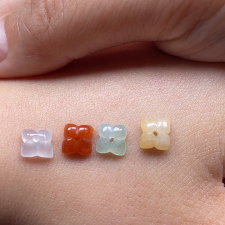 芒***冰翡翠未镶嵌颈饰桂花