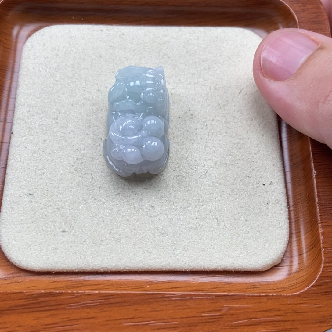 翡翠未镶嵌颈饰霸王貔貅吊坠