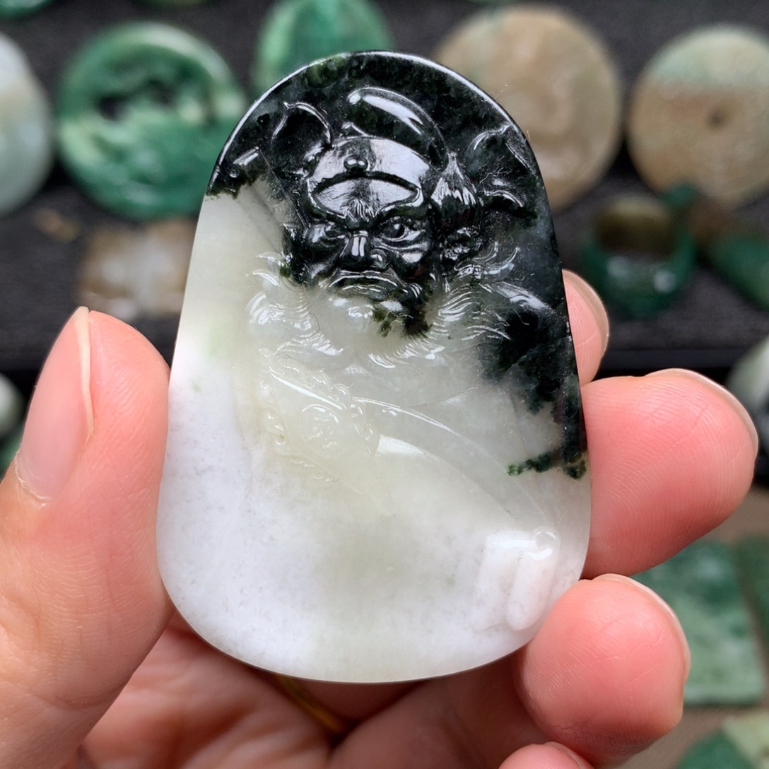 独山玉未镶嵌颈饰