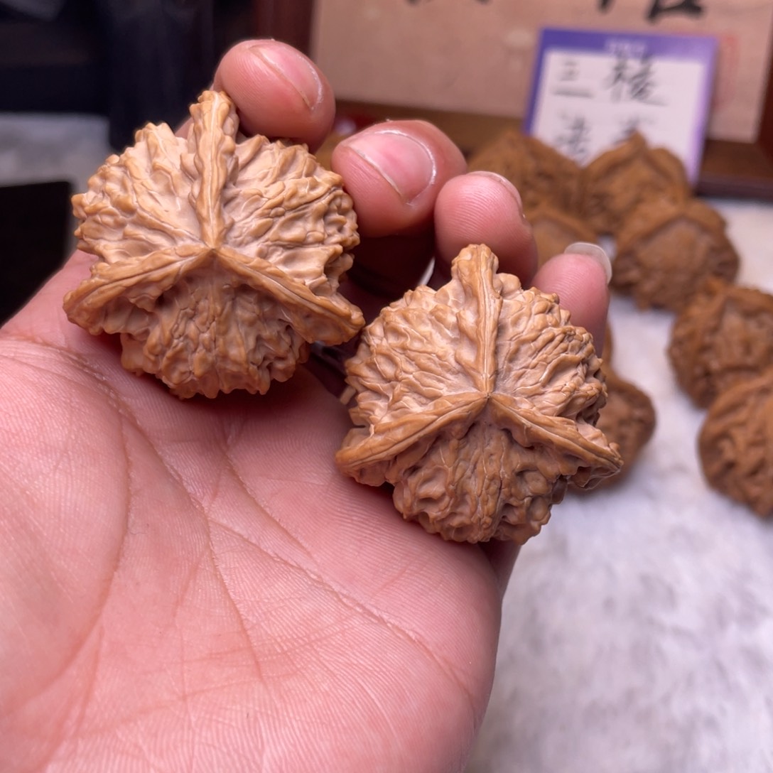 文玩核桃吊坠盘山