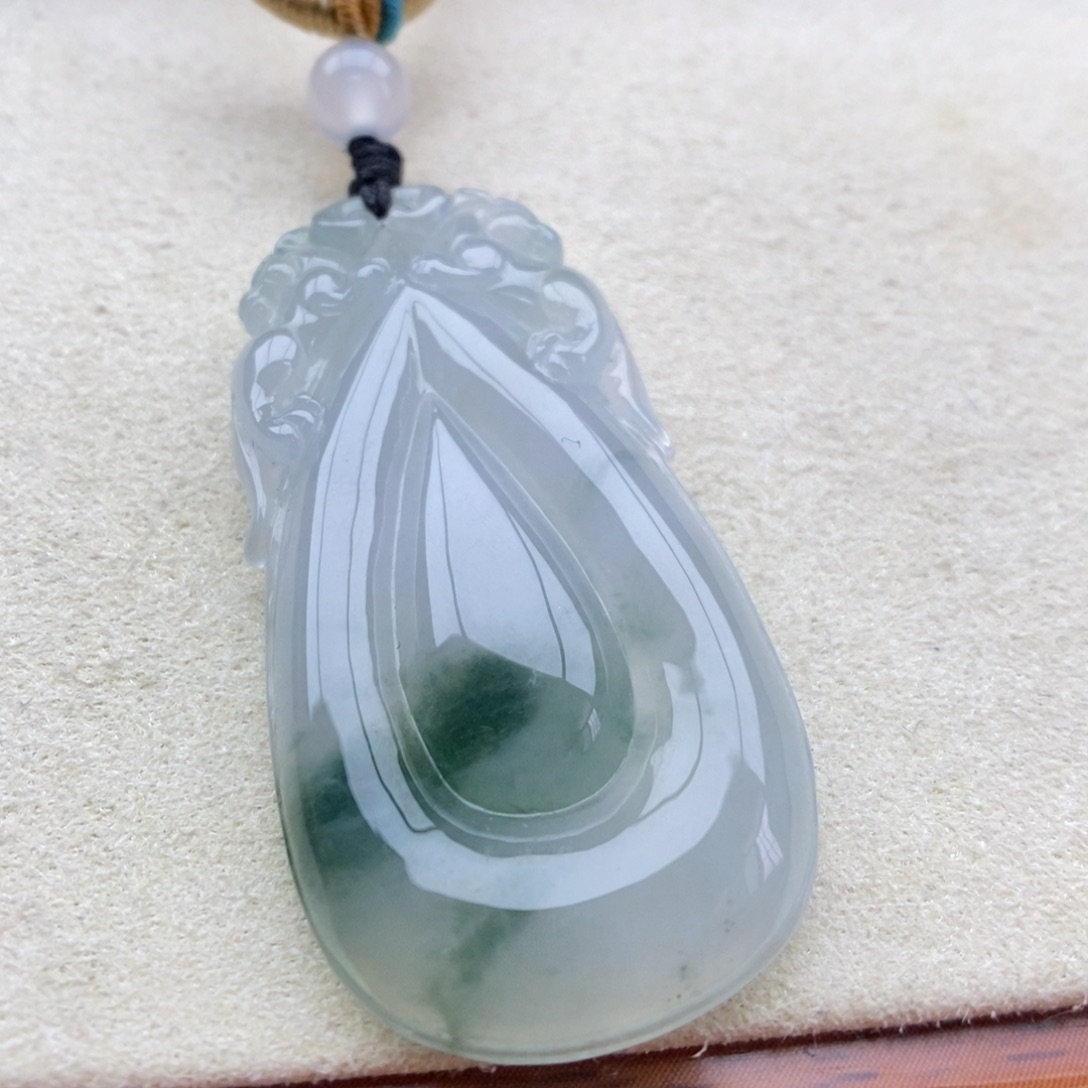 翡翠未镶嵌颈饰吊坠