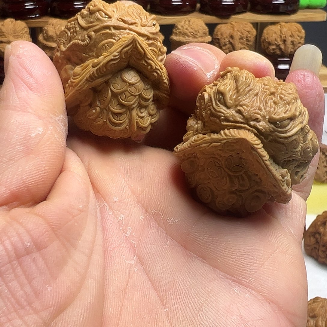 i***g核桃蛤蟆龟背雕刻龙蝉精品