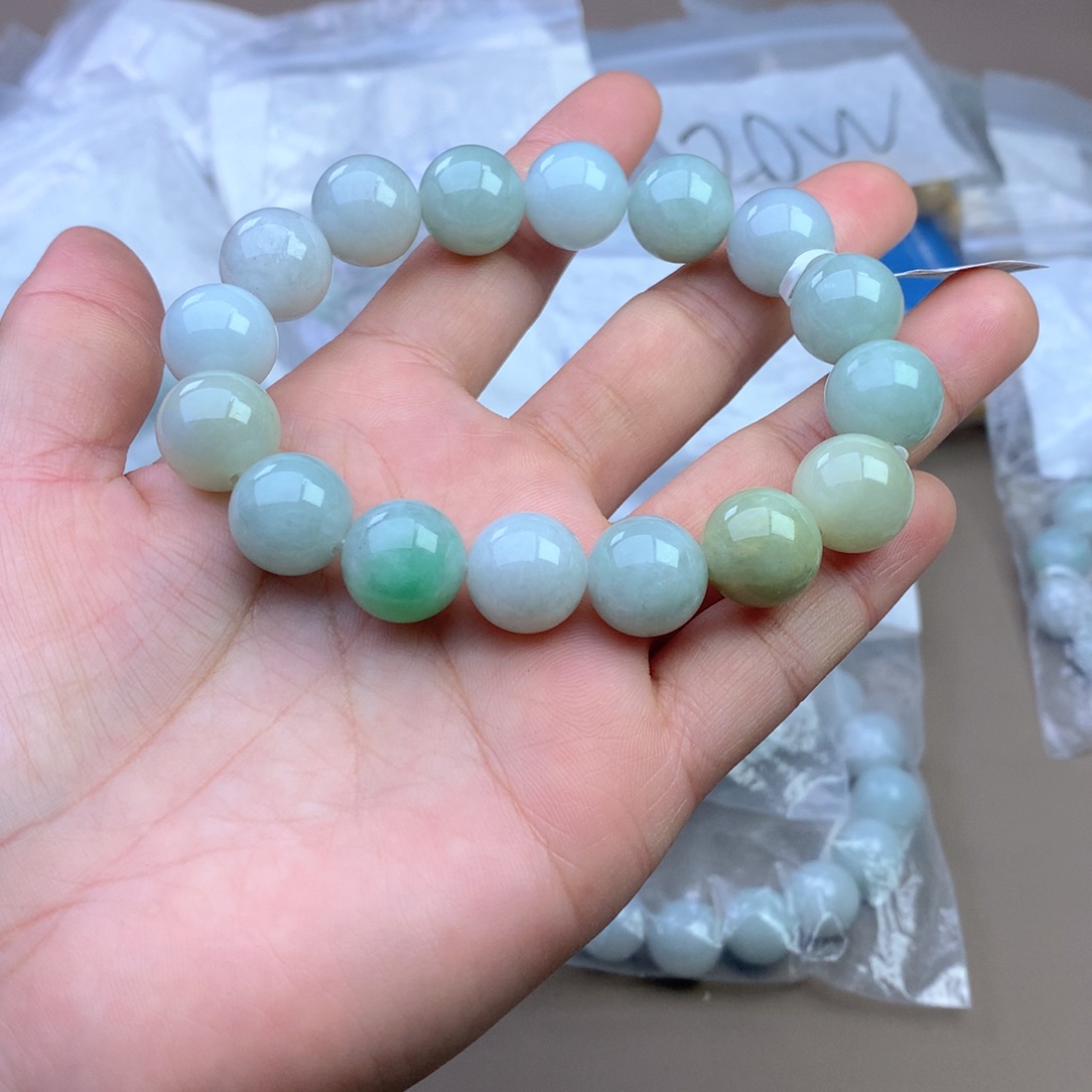 未镶嵌手串定制翡翠