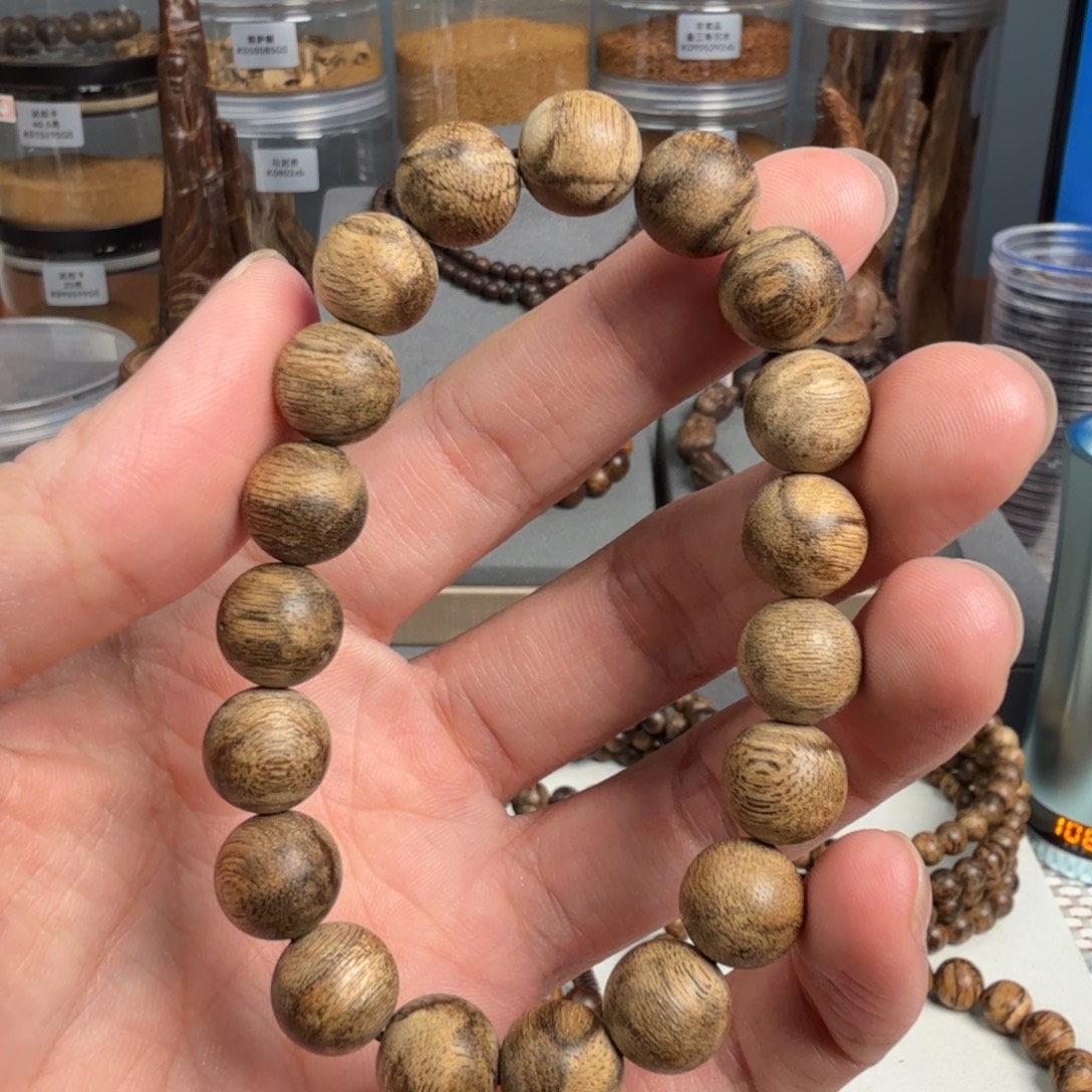 沉香碎屑沉香柬埔寨花香软丝1.1圆珠9克