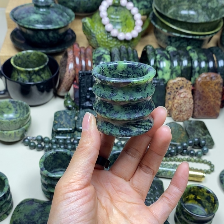 T***a蛇纹石玉未镶嵌项链竹节杯