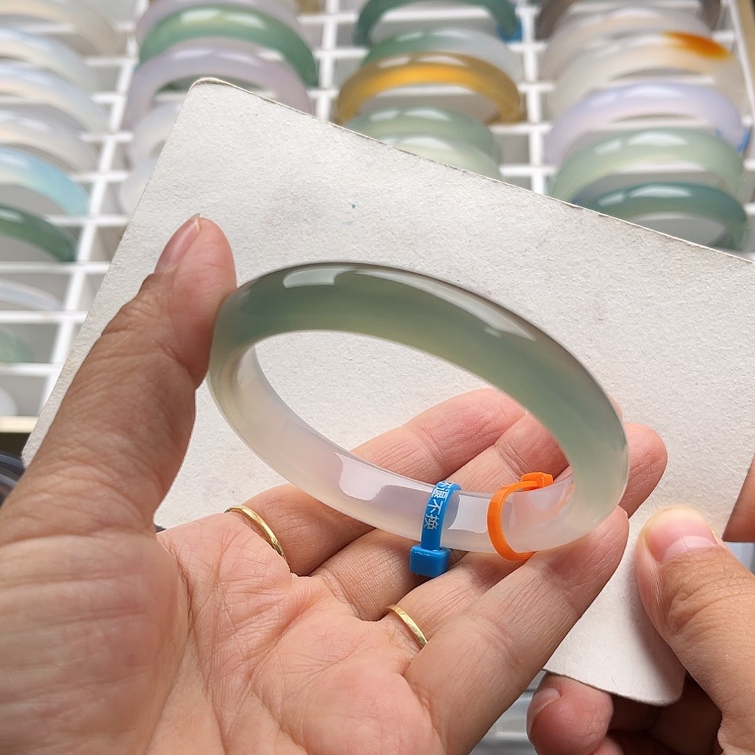 玛瑙/玉髓手镯未镶嵌562