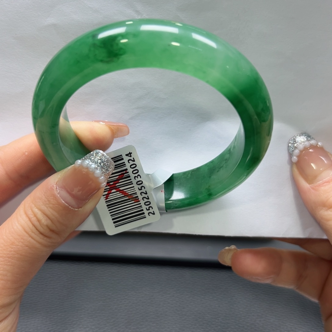 石英质玉手镯未镶嵌梅*子