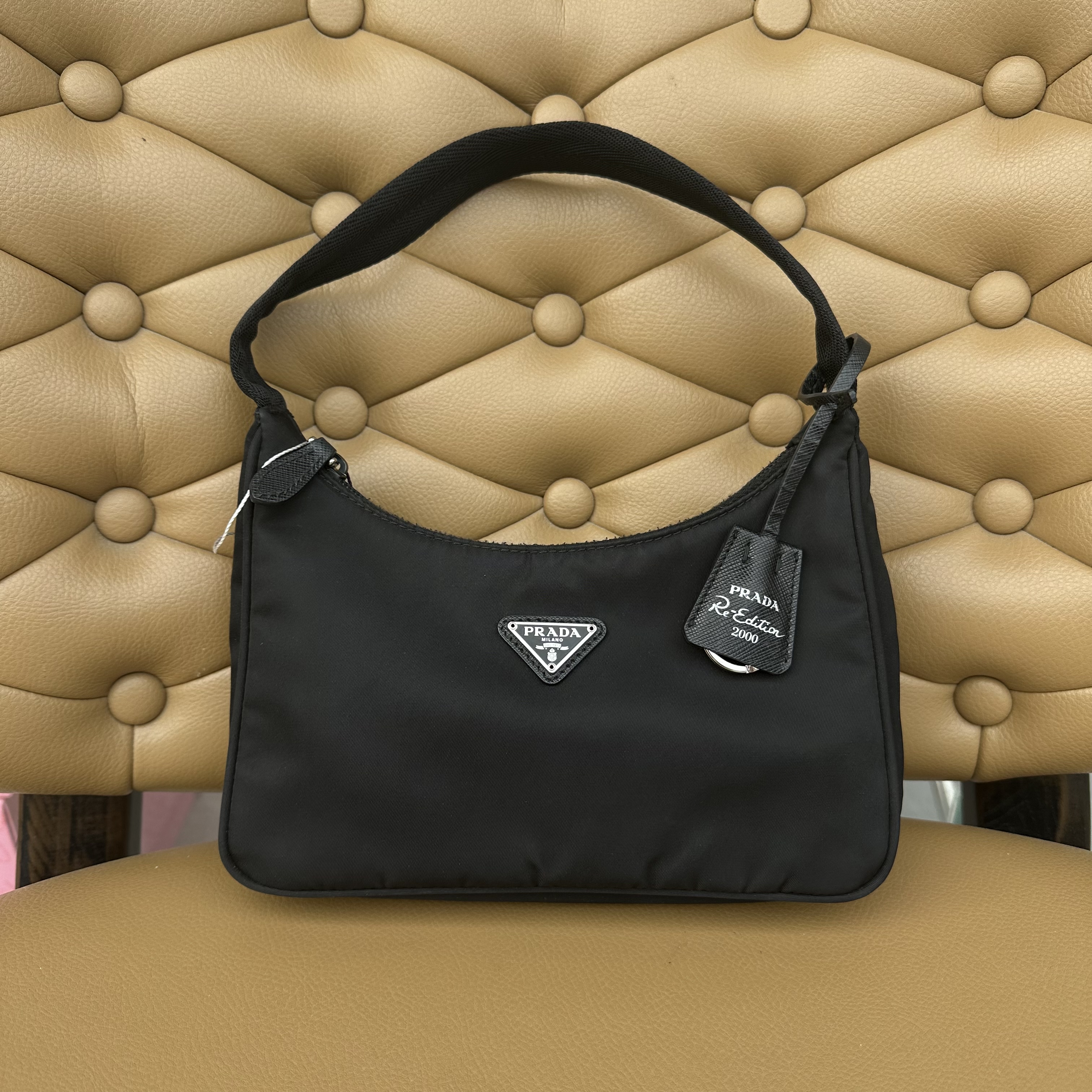 99新 Prada/普拉达 黑色hobo2000腋下包/98-99新/挂牌在