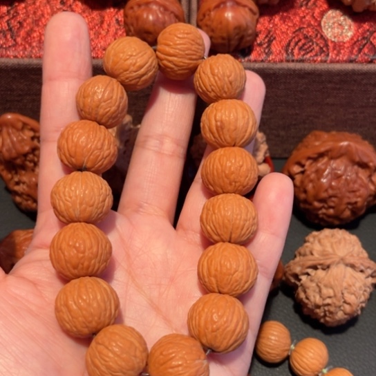 文玩核桃吊坠猴头手串