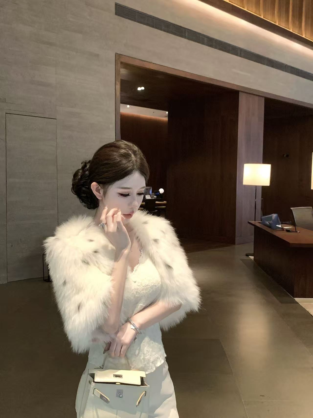 梦梦 MENGMENG｛松间明月 秋冬宽松慵懒保暖百搭短皮草外套}