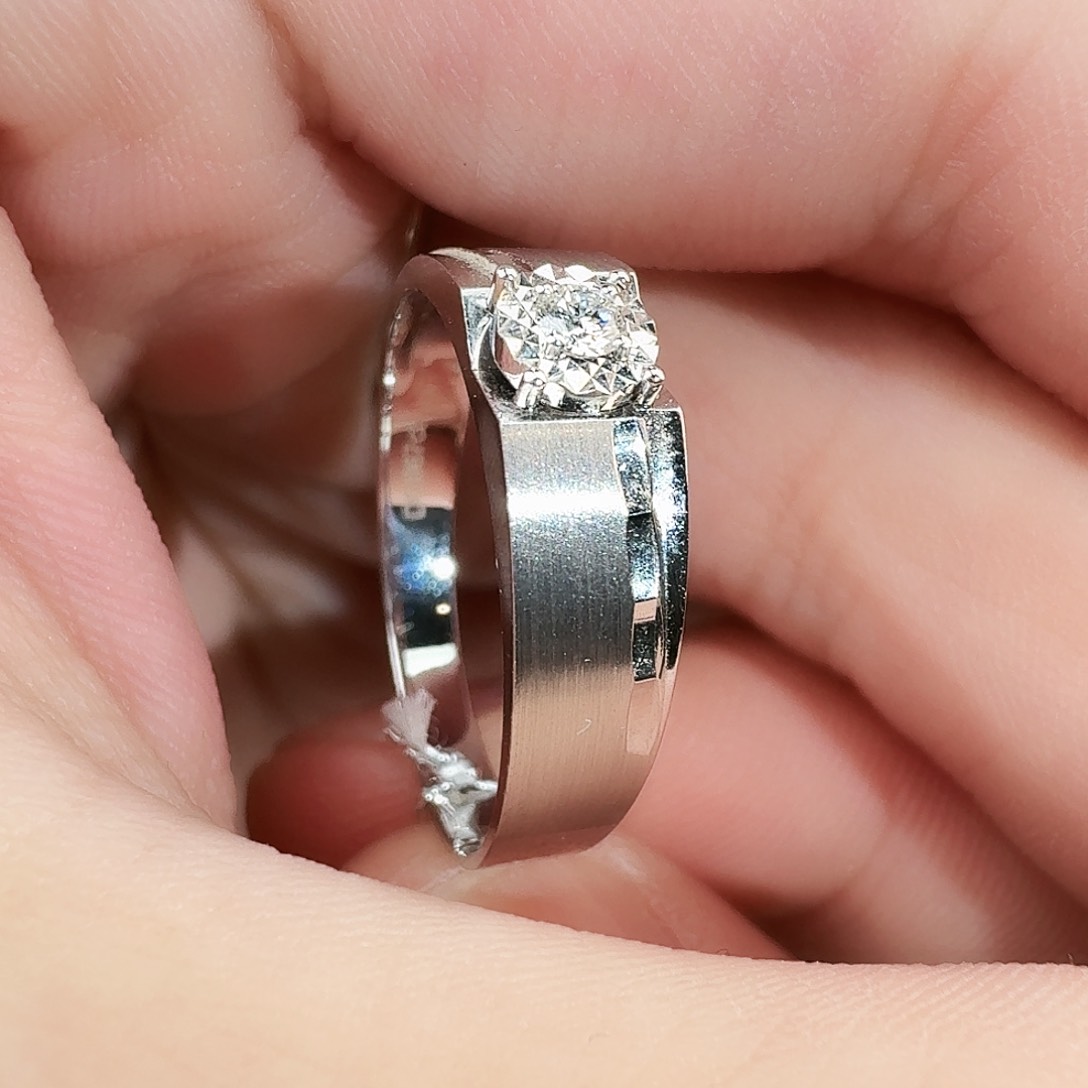 钻石戒指/指环18K金镶嵌K白戒指3.07g