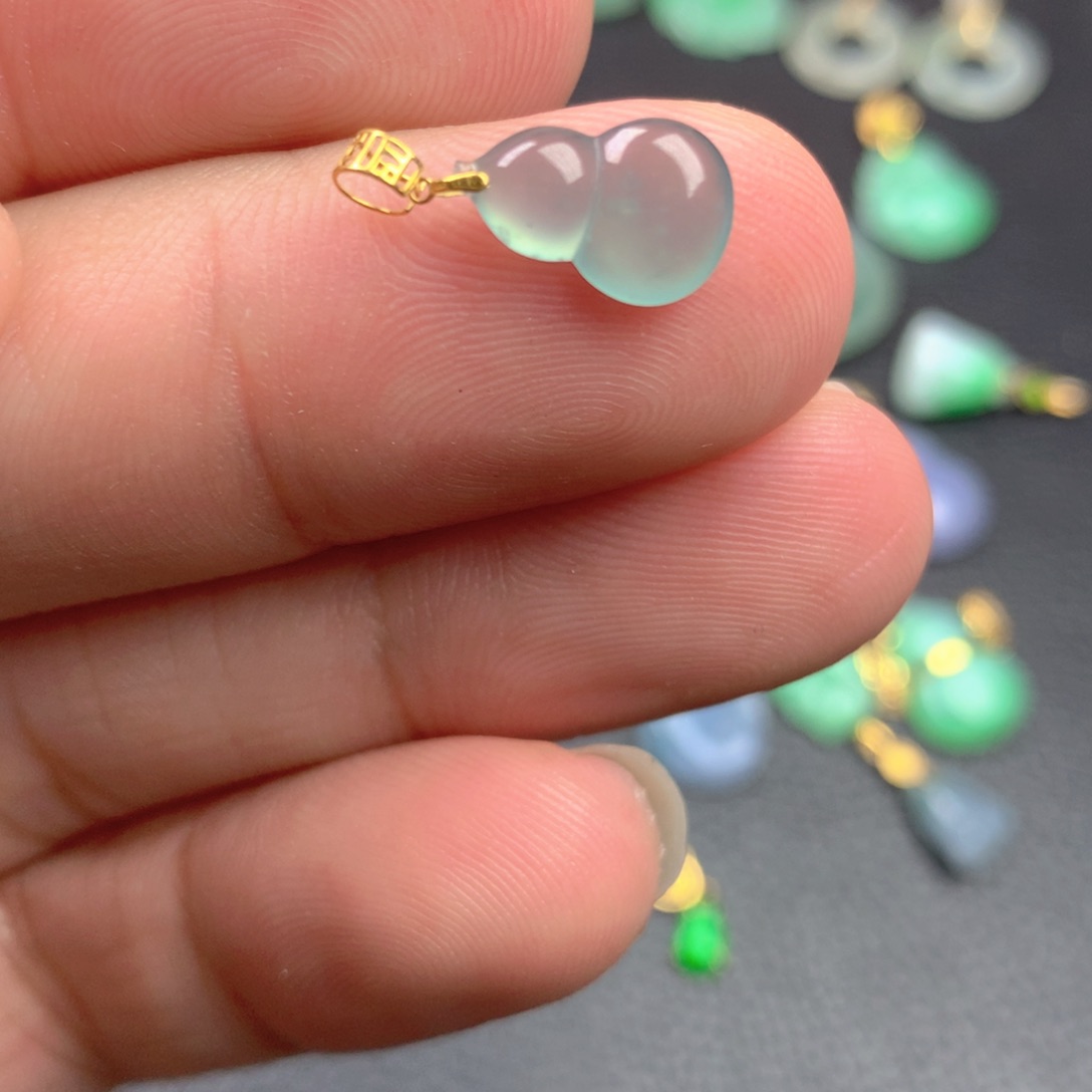 【闪购商品】颈饰18K金镶嵌翡翠翡翠