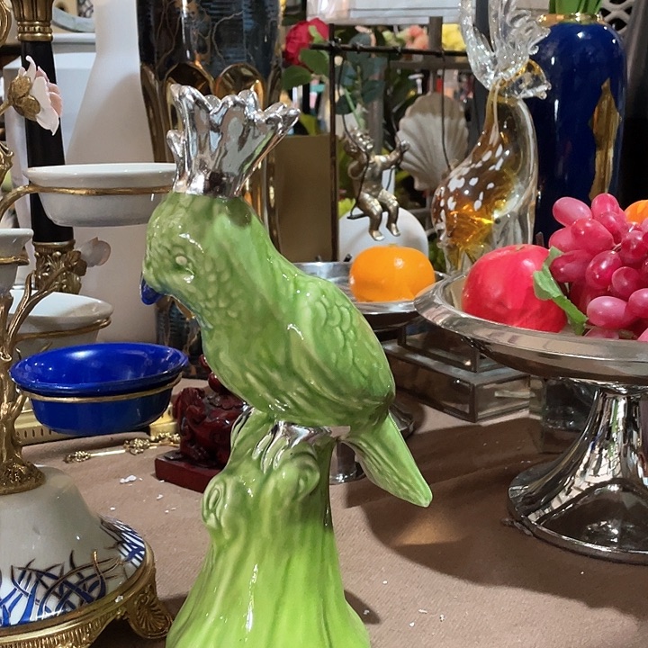 陶瓷花瓶，仿真绿植。