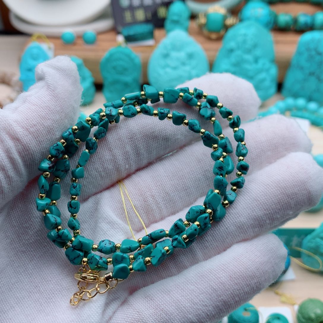 绿松石颈饰未镶嵌