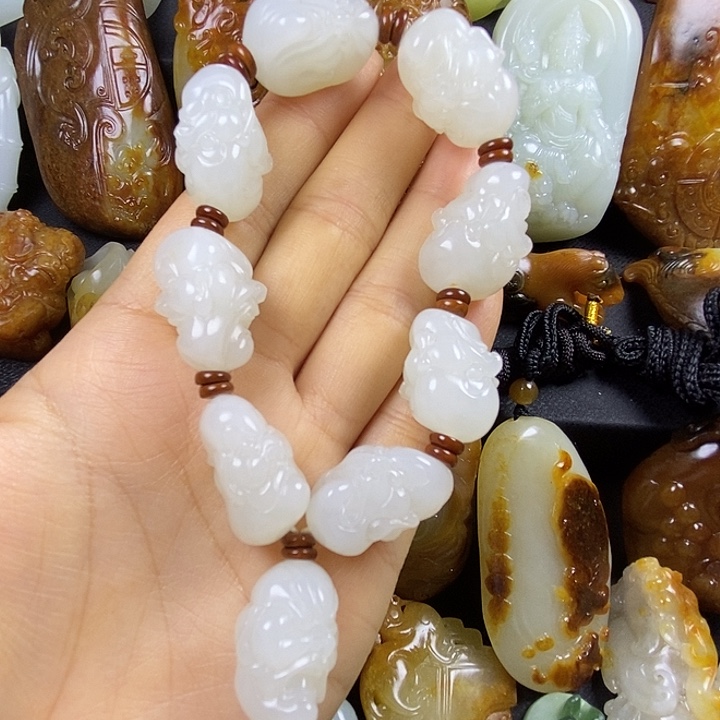 和田玉未镶嵌手串