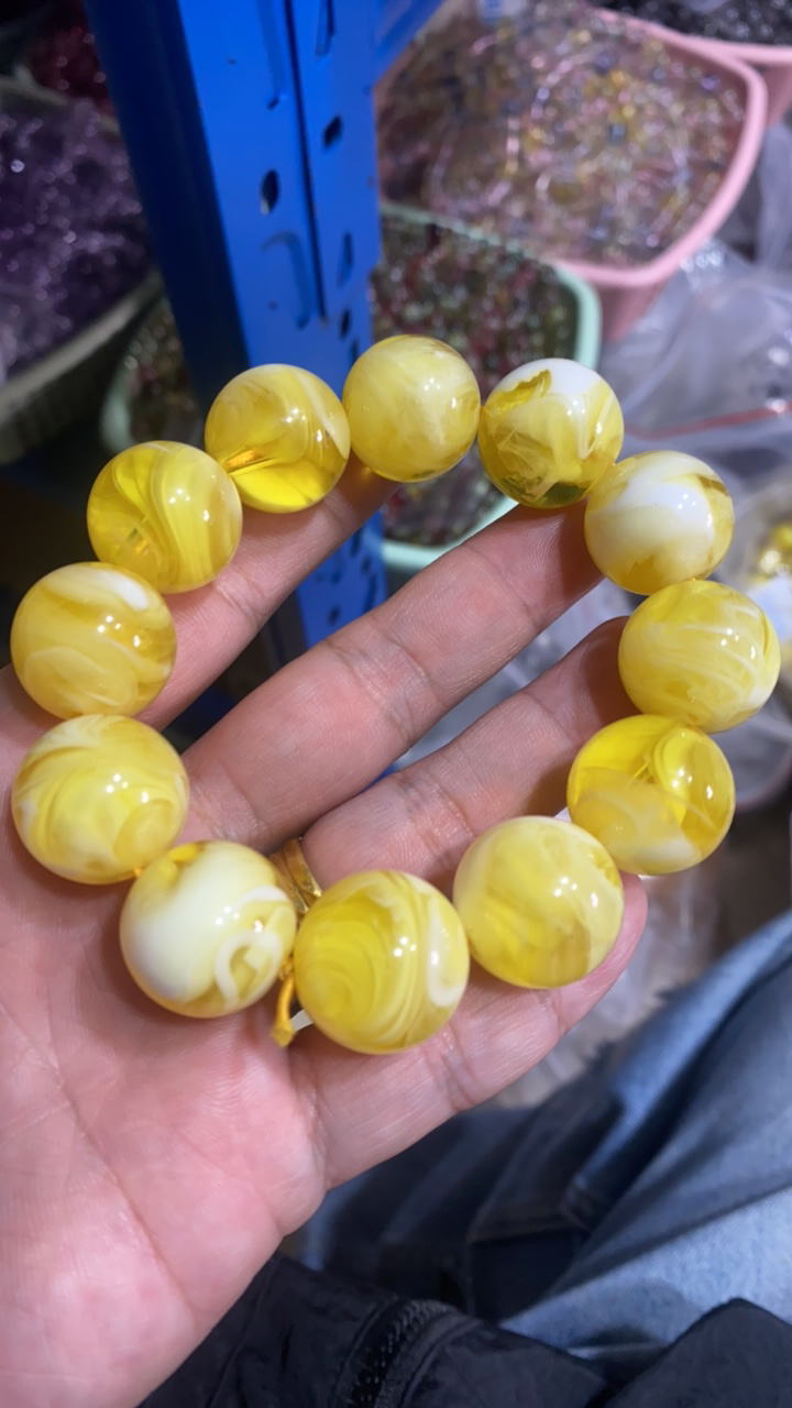 B477   20 白花蜜手串