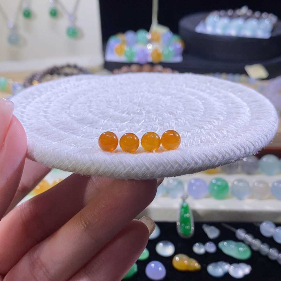 翡翠未镶嵌颈饰多样性发货只发其一