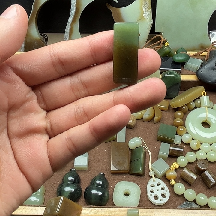 和田玉未镶嵌挂件