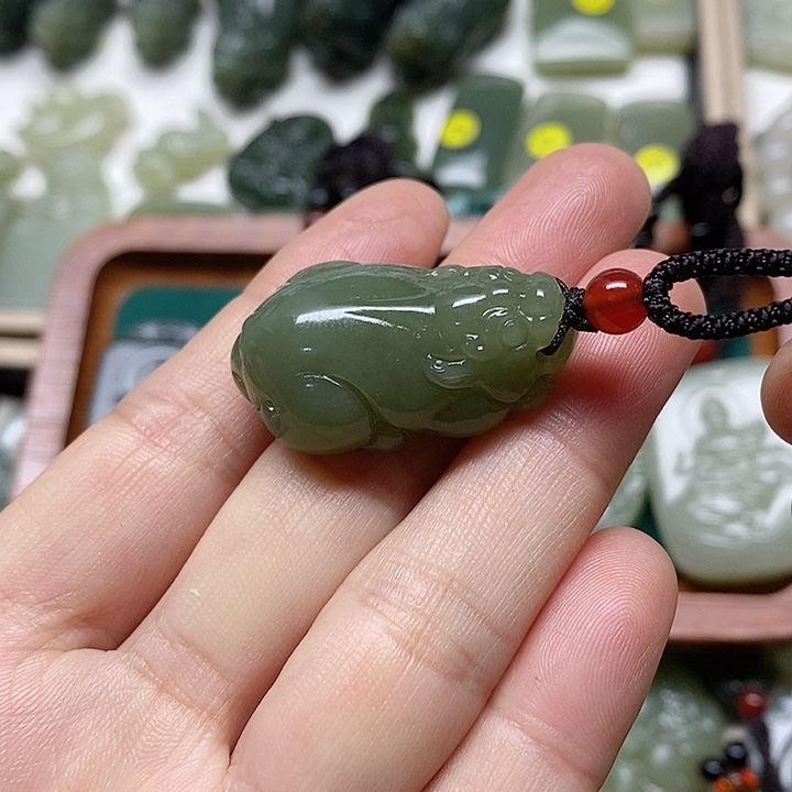 和田玉颈饰未镶嵌