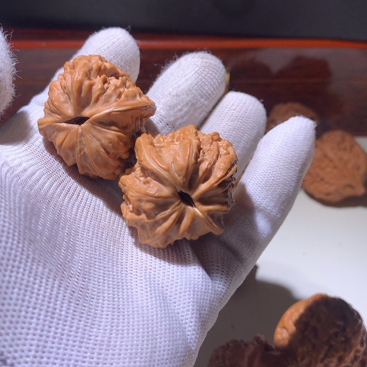 文玩核桃把件空*月鸡心