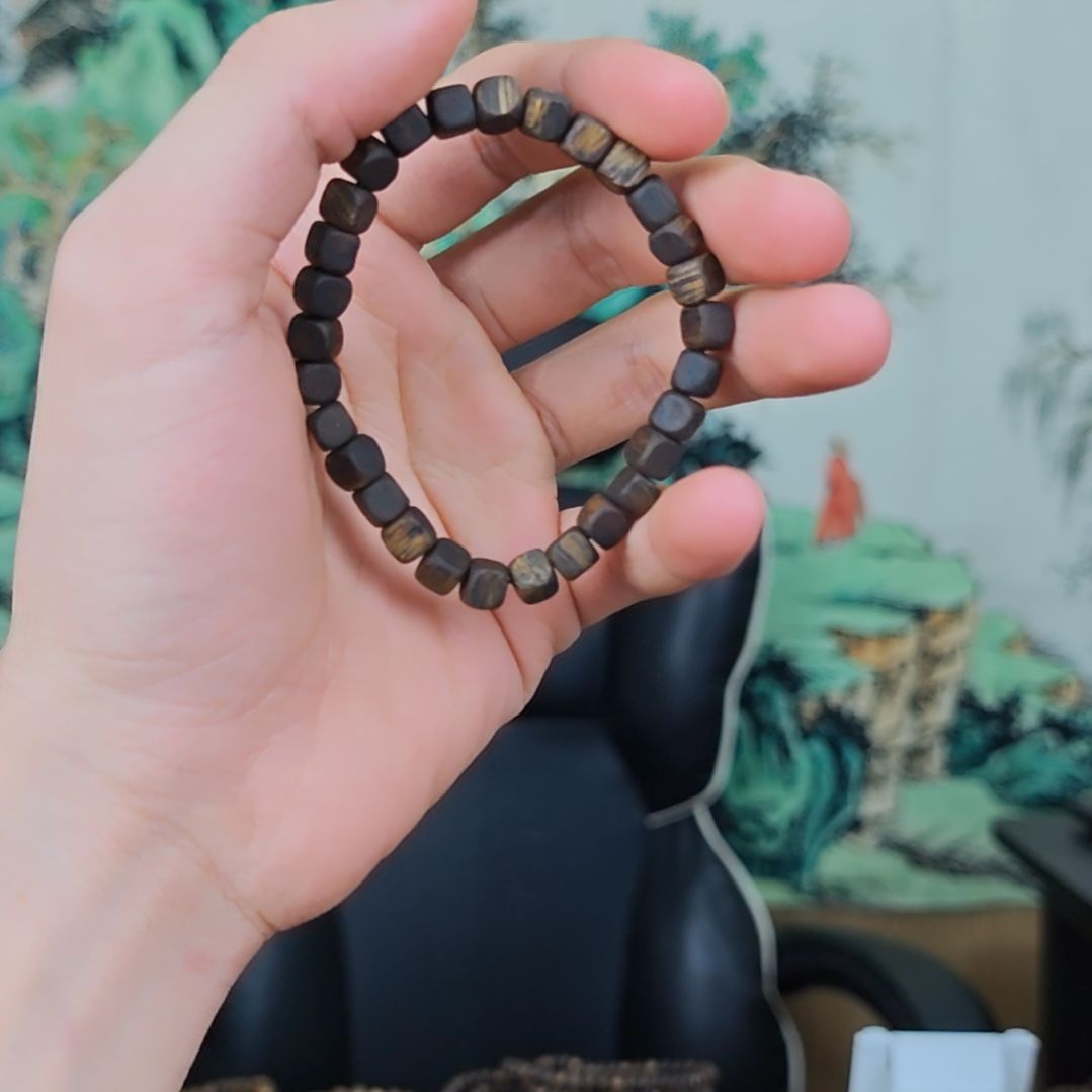 沉香手串红骨凹身沉水06单圈多样性发一