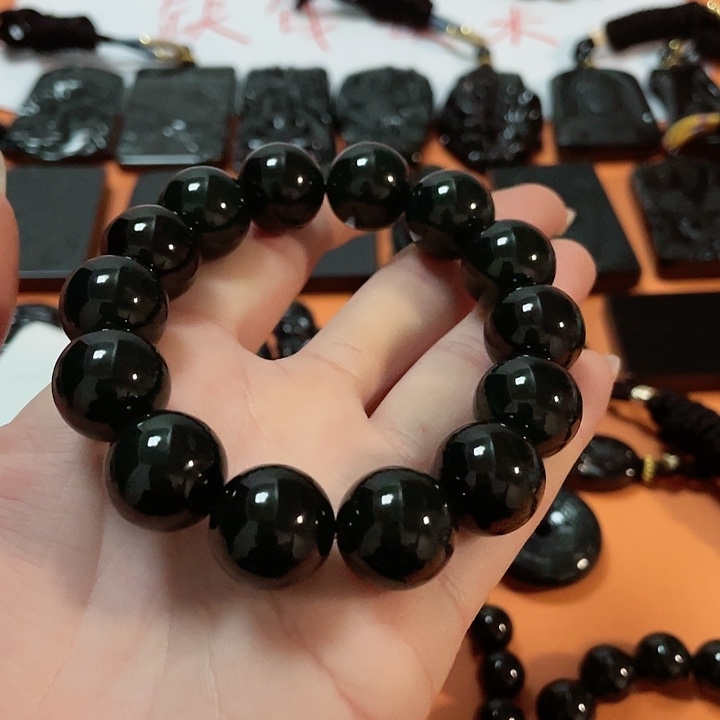 翡翠颈饰未镶嵌肆****哥