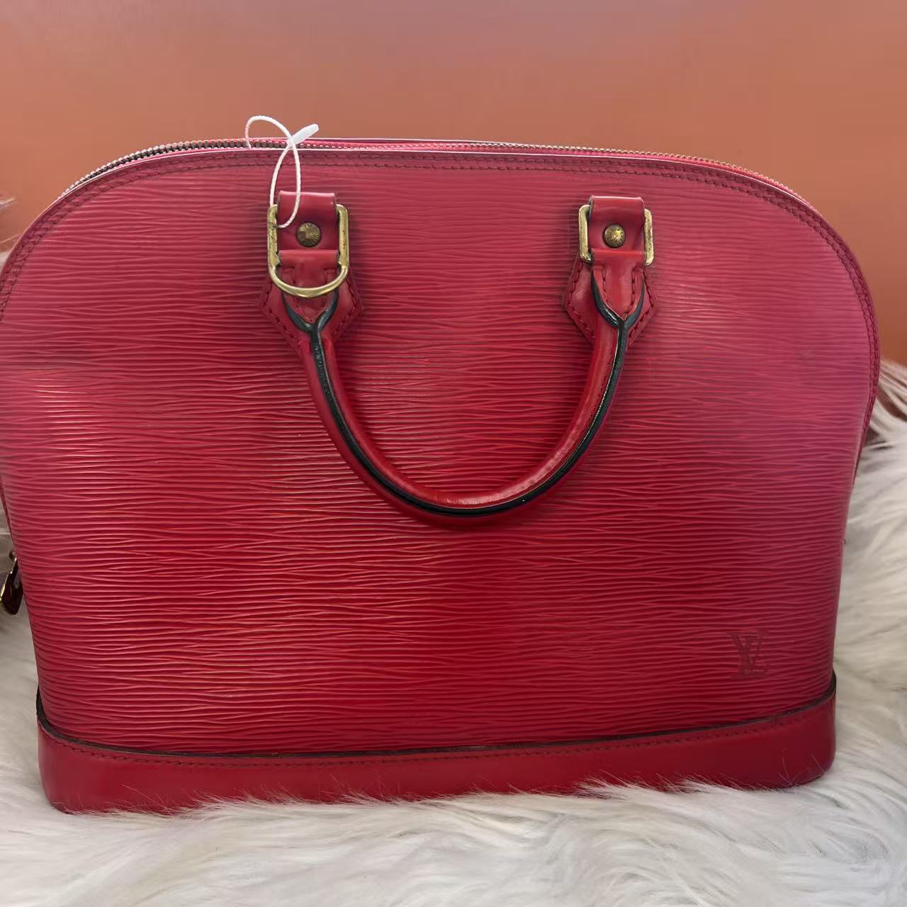 95新 LouisVuitton/路易威登 路易威登红水波纹贝壳包C2196