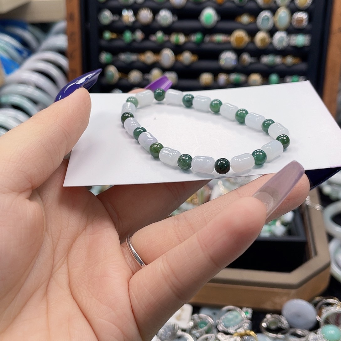 翡翠颈饰未镶嵌天然翡翠Ａ货