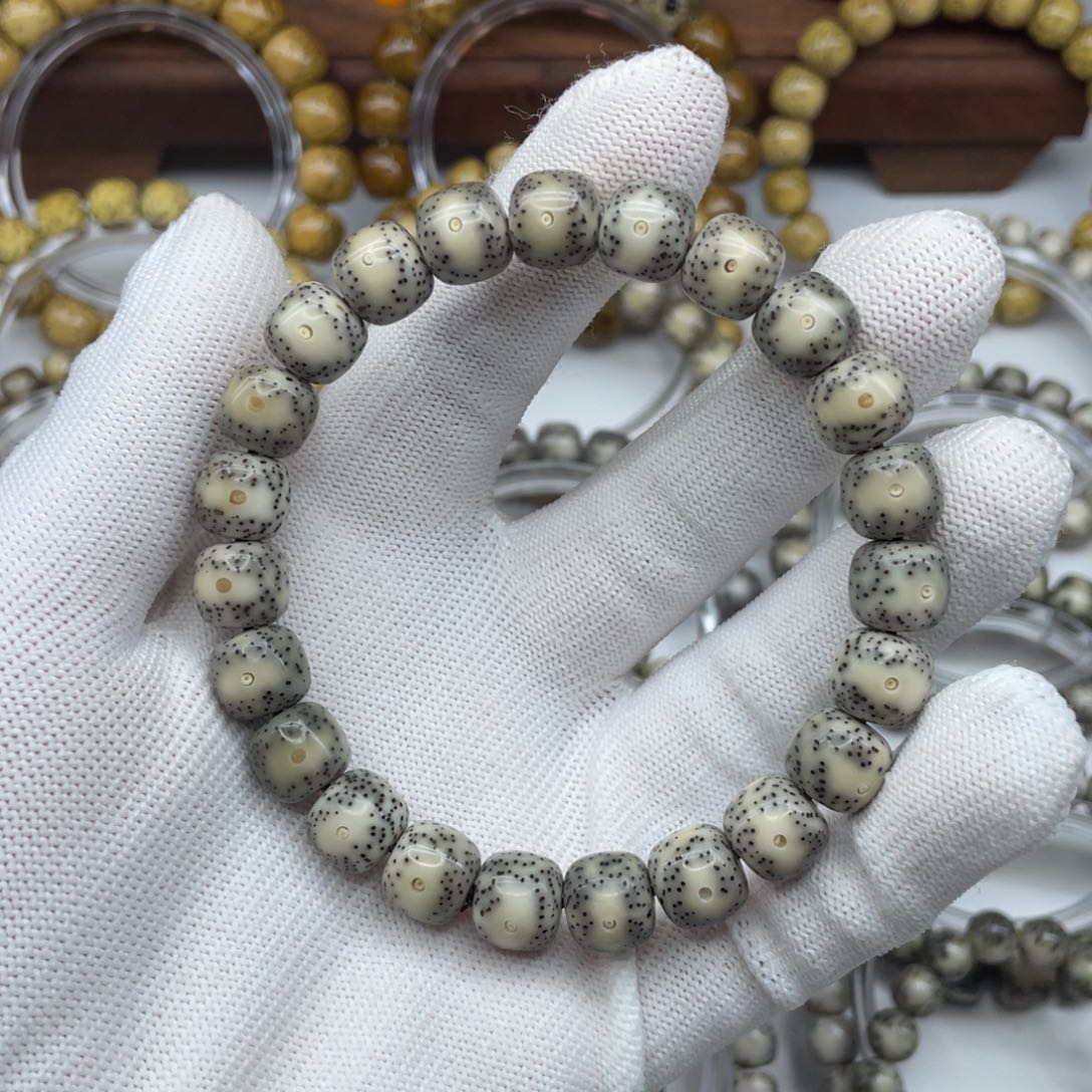 星月菩提手串10×9石玉料双留白A16