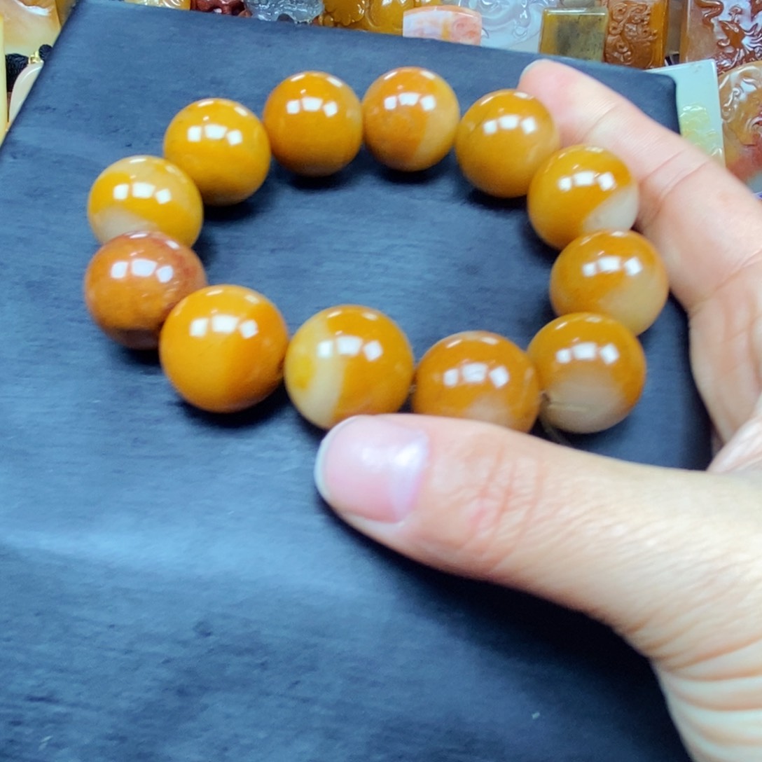 石英质玉（黄龙玉）颈饰未镶嵌