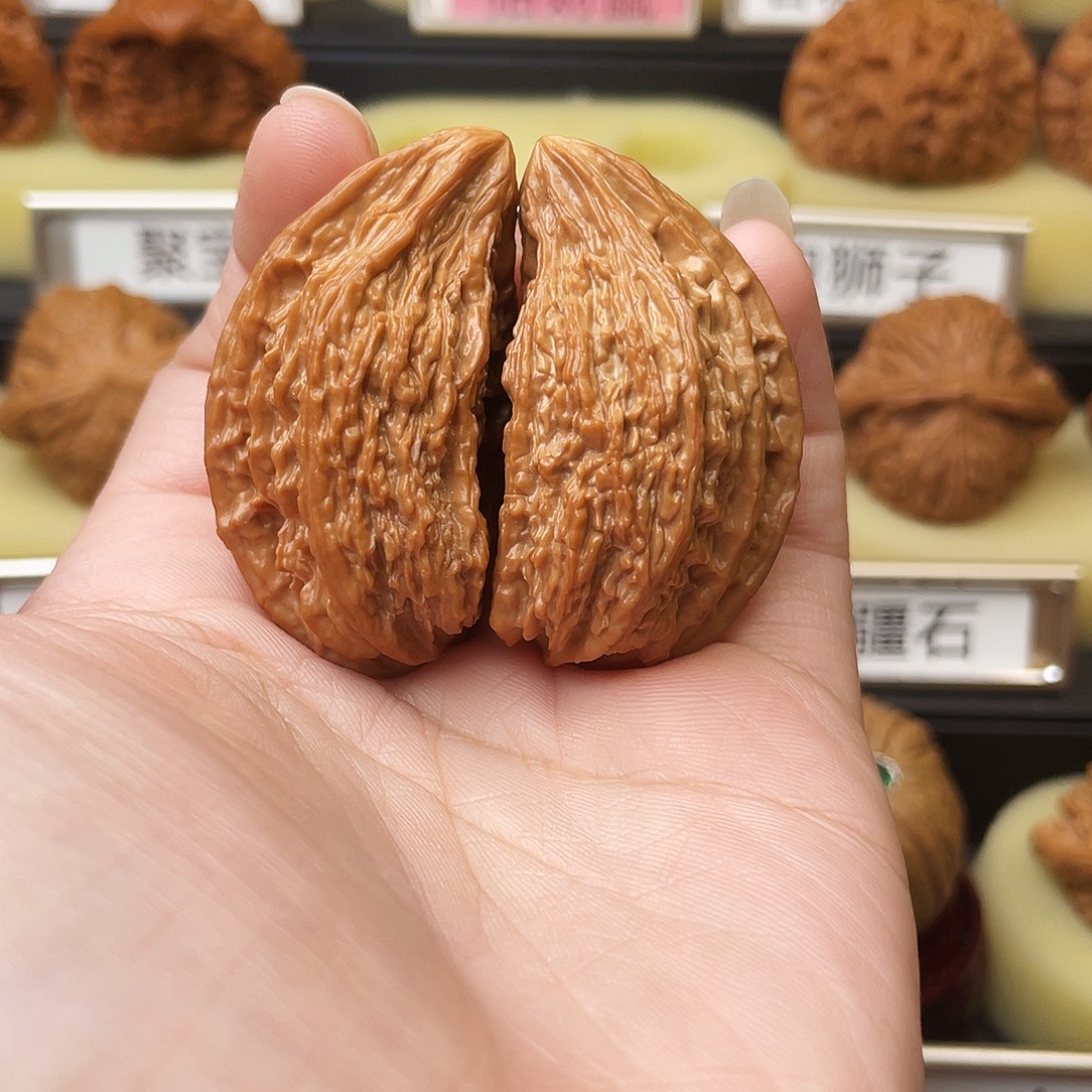 棣***棠文玩核桃吊坠塔尖半壁502